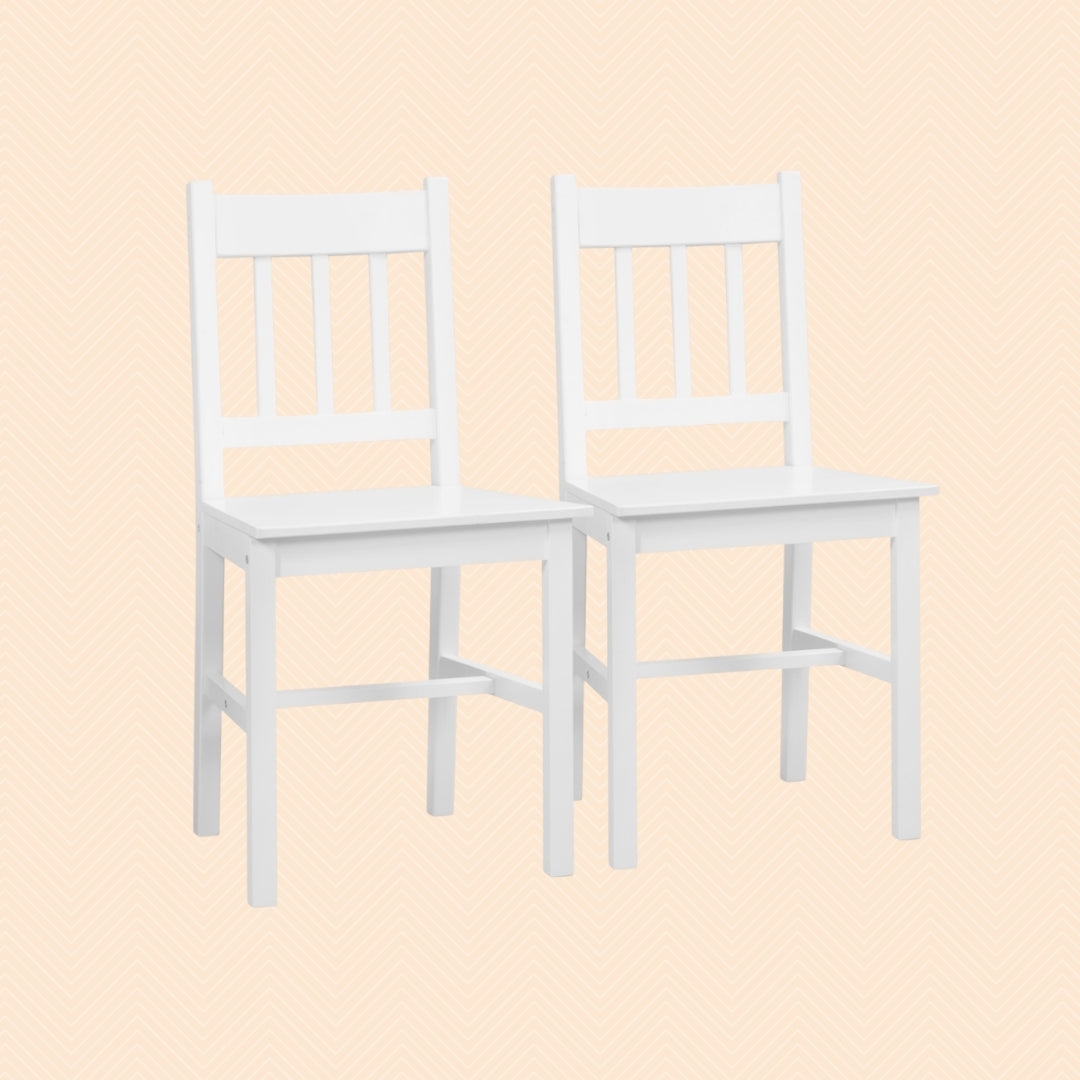 2er Set Esszimmerstühle im Landhausstil aus weißem Massivholz mit vertikaler Leisten-Rückenlehne. Ideal für Küche und Esszimmer. (Holzstuhl Weiß)