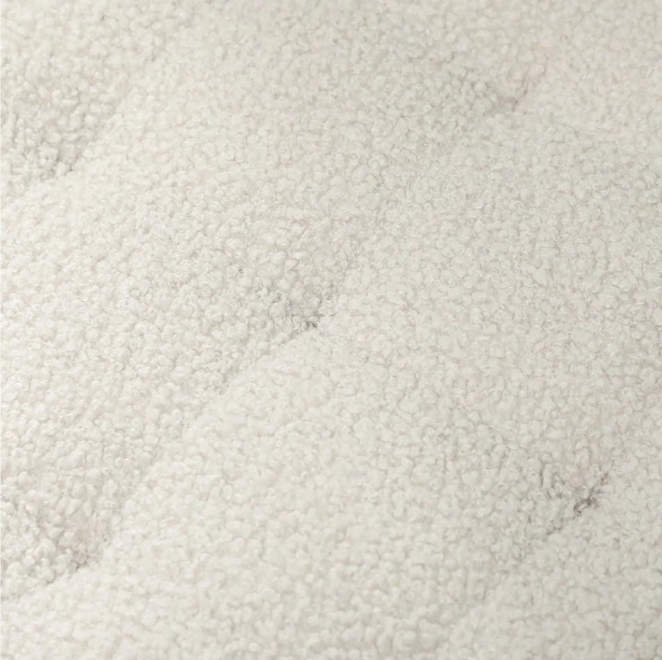 Runder Sitzhocker Weiß mit Stauraum – Knopfgetuftete Ottomane (40,5 L) mit Kiefernholzbeinen