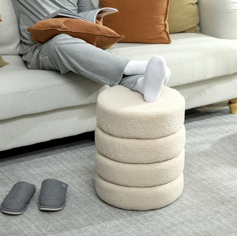 Runder Hocker Beige (Ø40 cm) – Teddyfleece Ottomane mit Holzbeinen und 120 kg Belastbarkeit